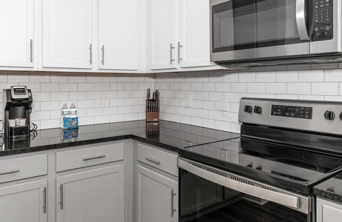San Marco Apartment | Landing | Spectacular 2BD, Gym, Pool