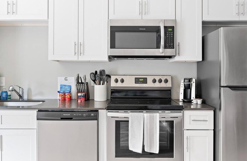 Nashville Apartment | Landing | Spectacular 1BD, Courtyard, Gym