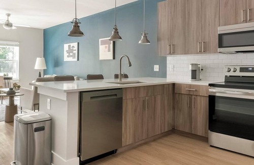 Town Center Apartment | Landing | Spectacular 1BD, Rooftop Lounge
