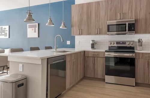 Town Center Apartment | Landing | Spectacular 1BD, Rooftop Lounge