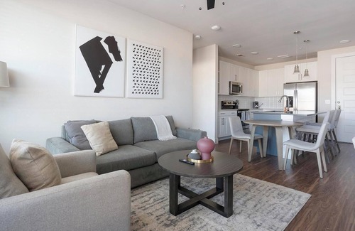 Wetmore Apartment | Landing | Spectacular 2BD, Gym, Yoga Studio