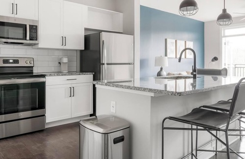 Mableton Apartment | Landing | Stunning 1BD, Gym, Pool