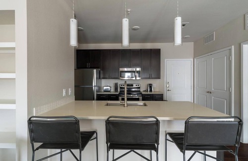 Katy Apartment | Landing | Stunning 1BD, Pool, Courtyard