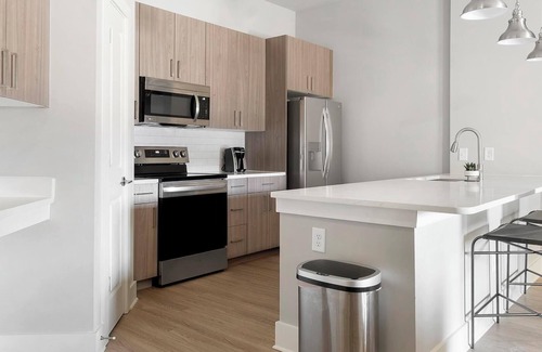 Town Center Apartment | Landing | Stunning 1BD, Rooftop Lounge, Gym