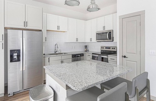 Fort Worth Apartment | Landing | Stunning 1BD, Pool, Gym