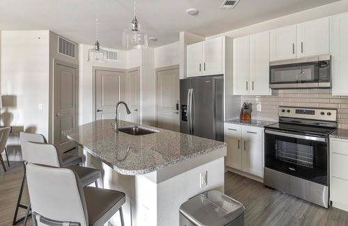 South Arlington Apartment | Landing | Stylish 1BD, Pool, Clubhouse