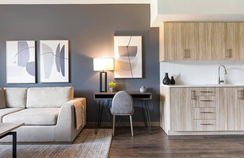 Northwest Portland Apartment | Landing | Stylish 1BD, Courtyard, Rooftop Lounge