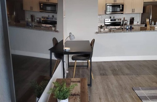 Newberry Apartment | Landing | Stylish 1BD, Gym, Pool