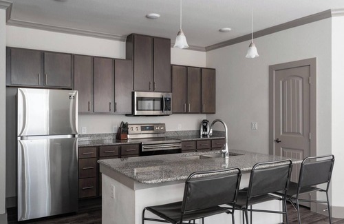 Manor Apartment | Landing | Stylish 1BD, Gym, Courtyard