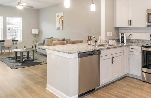 Fort Myers Apartment | Landing | Stylish 1BD, Yoga Studio, Pool