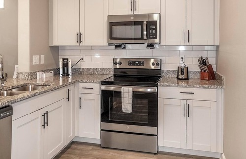 Fort Myers Apartment | Landing | Stylish 1BD, Yoga Studio, Pool