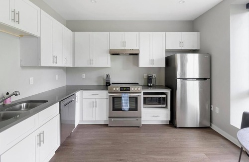 Nashville Apartment | Landing | Stylish Studio, Pool, Gym