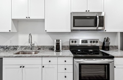 Greektown Historic District Apartment | Landing | Stylish Studio, Clubhouse, Gym