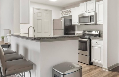Lindridge-Martin Manor Apartment | Landing at Monroe Place - 2 Bedrooms in Lenox Park