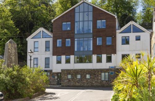 Fowey Apartment | Landing View Fowey Penthouse