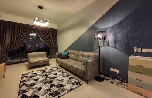 Tanjung Bungah Apartment | Landmark By Katana 4BR Romantic Seaview Homestay Gurney无敌海景四房套房