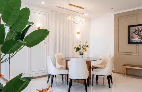 Hang Xanh Apartment | Landmark SkyView Premium Suite