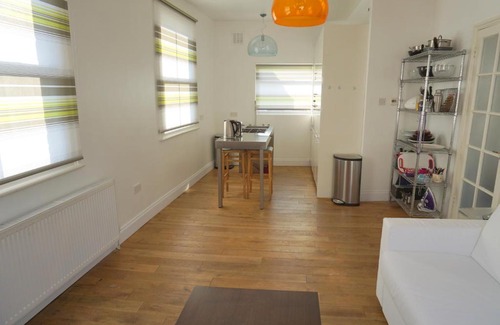 Larkhall Apartment | Landor Road London Apartment