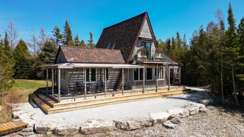 Tobermory House | Lands End Private Lakeside Escape