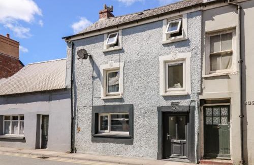 Cardigan House | Lane Cottage
