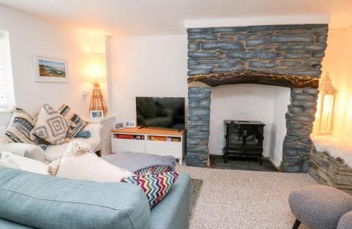 Cardigan House | Lane Cottage