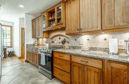 Lookout Mountain House | Lane`s End Lodge | Upscale Peaceful Retreat on 7 Acres