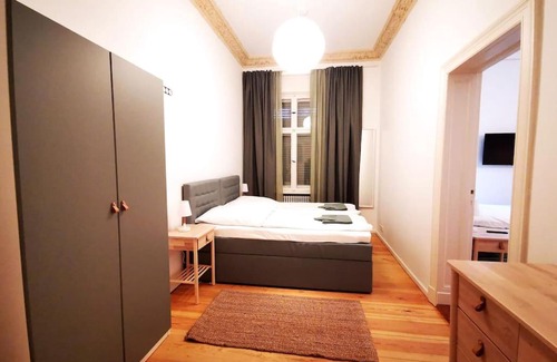 Schoeneberg Apartment | LANG Li by ROCKCHAIR Apartments l SUPERHOST Status l 2 Bedrooms Boxspringbeds in City Center - Cozy Family & Business Flair welcomes you!