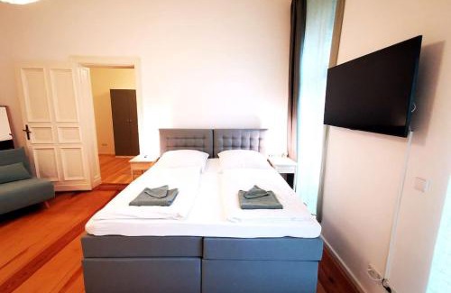 Schoeneberg Apartment | LANG Li by ROCKCHAIR Apartments l SUPERHOST Status l 2 Bedrooms Boxspringbeds in City Center - Cozy Family & Business Flair welcomes you!