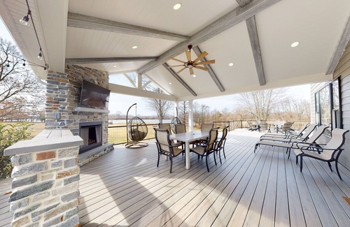 Chestertown House | Langford Creek Estate | Waterfront w/HOT TUB + Deck!