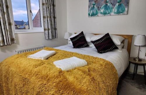 Long Hanborough Apartment | Langford House, 3bedroom, Netflix, Parking, WiFi