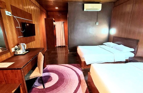 Lubok Buaya Hotel | Langgura Baron Resort