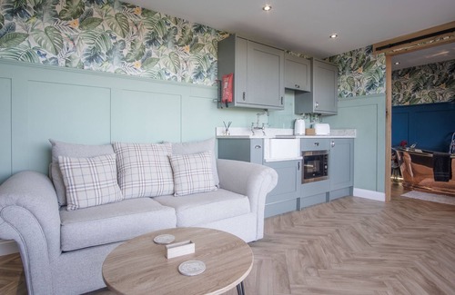 Llangennith Cabin | Langland Bay Lookout - Cabin - Landimore