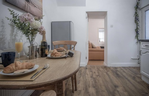 Mumbles Apartment | Langland Road - 1 Bedroom Apartment - Mumbles
