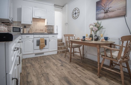 Mumbles Apartment | Langland Road - 1 Bedroom - Mumbles