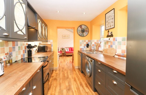 Barnard Castle House | LANGLANDS, pet friendly, with open fire in Middleton-In-Teesdale