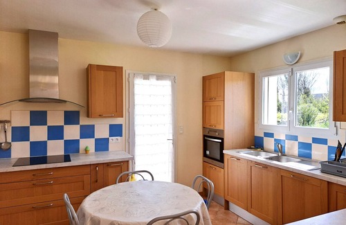 Locmariaquer Ski Chalet | LANN VRAS - Holiday home with garden for rent, Locmariaquer - K25