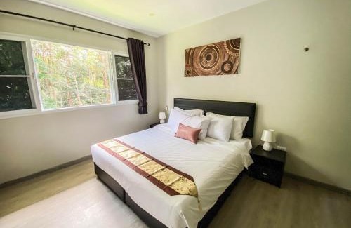 Ko Lanta Apartment | Lanta Sunshine Residence Apt 3 Two Bed Apartment with AC and Work Space