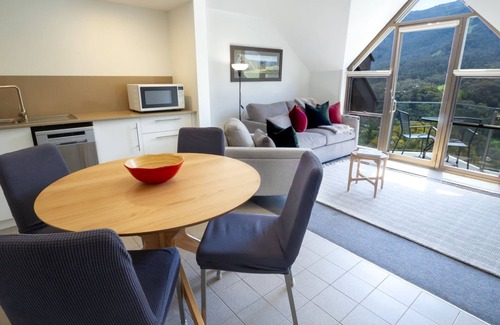 Thredbo Apartment | Lantern 30 - Balcony