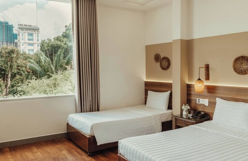Ben Thanh Hotel | Lantern hotel