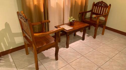 Laoag House | Laoag Spacious Guest House