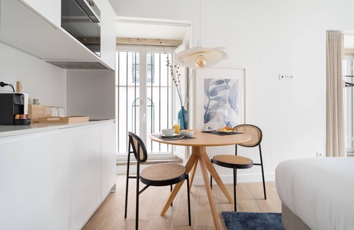 Santos Apartment | Lapa Diplomatic Flat 0 3 by Feel Lisboa