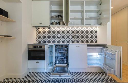 Santos Apartment | Lapa Garden Studio with Swimming Pool
