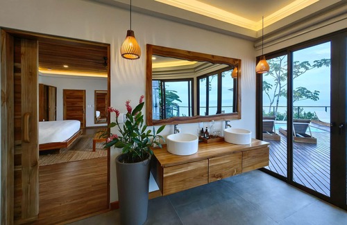 Puerto Jimenez Hotel | Lapa Rios Lodge
