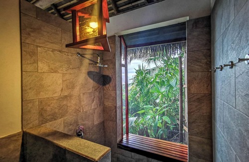 Puerto Jimenez Hotel | Lapa Rios Lodge