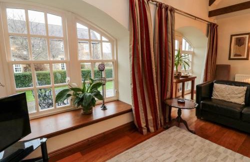 Bamburgh House | Lapwing Cottage
