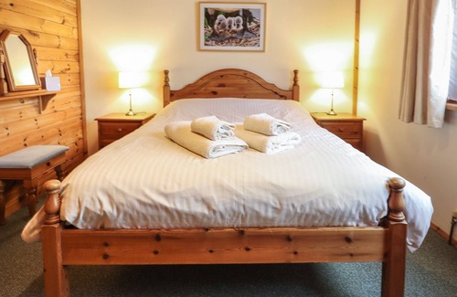 Market Rasen Cabin | LAPWING LODGE, pet friendly, with a garden in Bardney