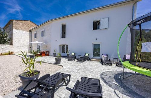 Korenici House | Lara Holiday Home