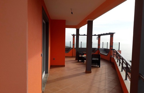 Estrela da Calheta Apartment | Laranjeiras apartment, breathtaking views over the sea and mountains