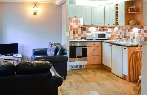 Dunstan House | Larch Cottage