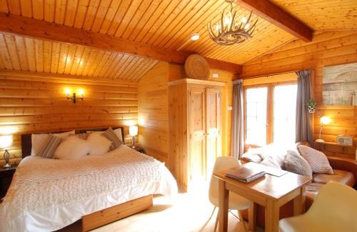 Church Stretton House | LARCHES LODGE Norwegian log cabin, wood stove & spa